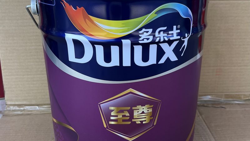 乳胶漆与墙布：客厅墙面装修的“门面”之争**